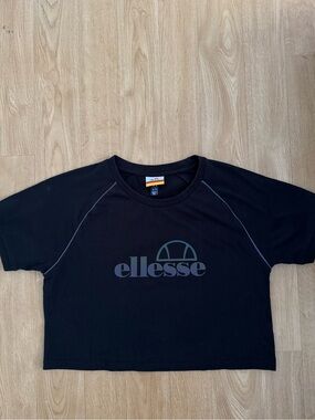 Ellesse Black Logo Crop T-Shirt